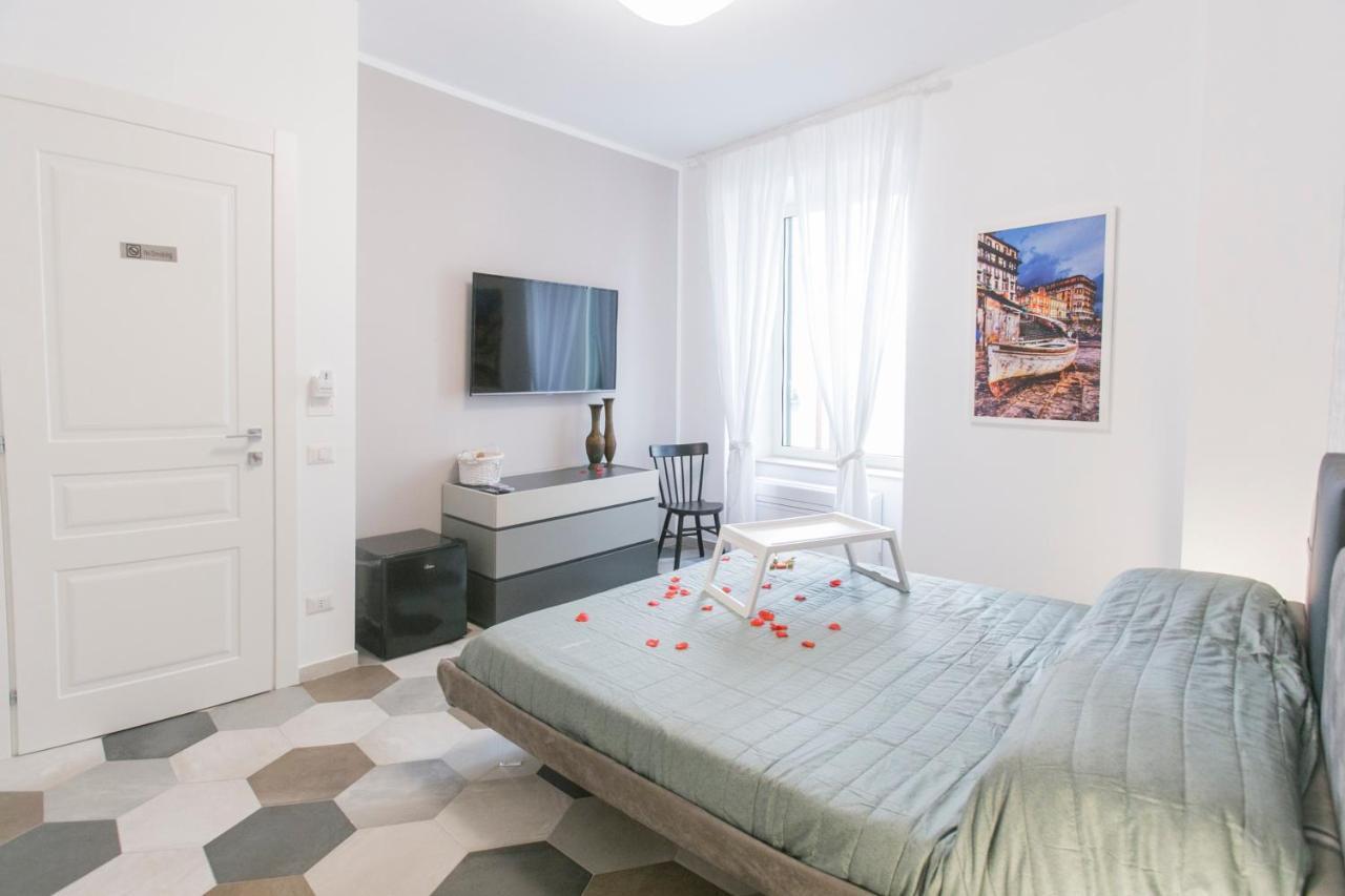 Bed and Breakfast Anticaglia/24 Neapel Exterior foto