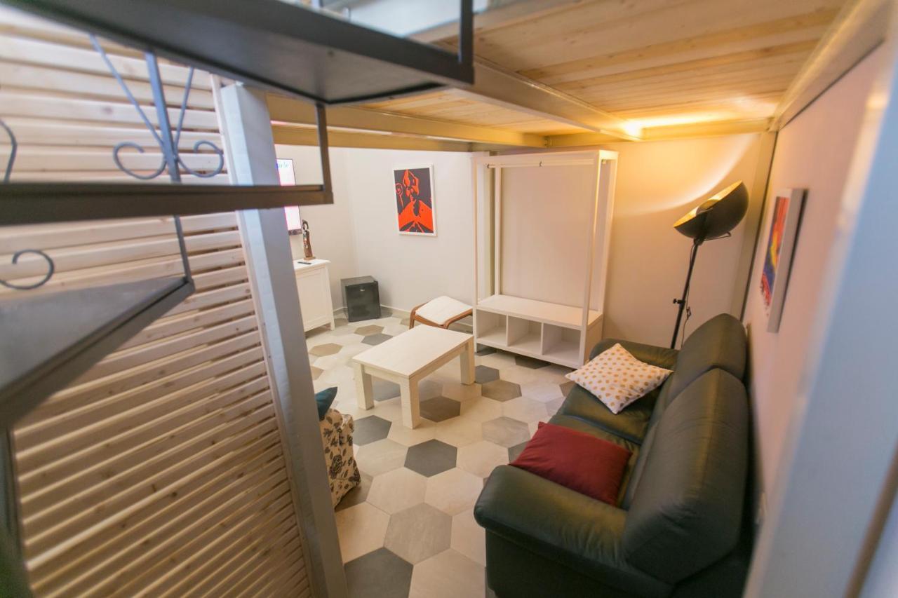 Bed and Breakfast Anticaglia/24 Neapel Exterior foto
