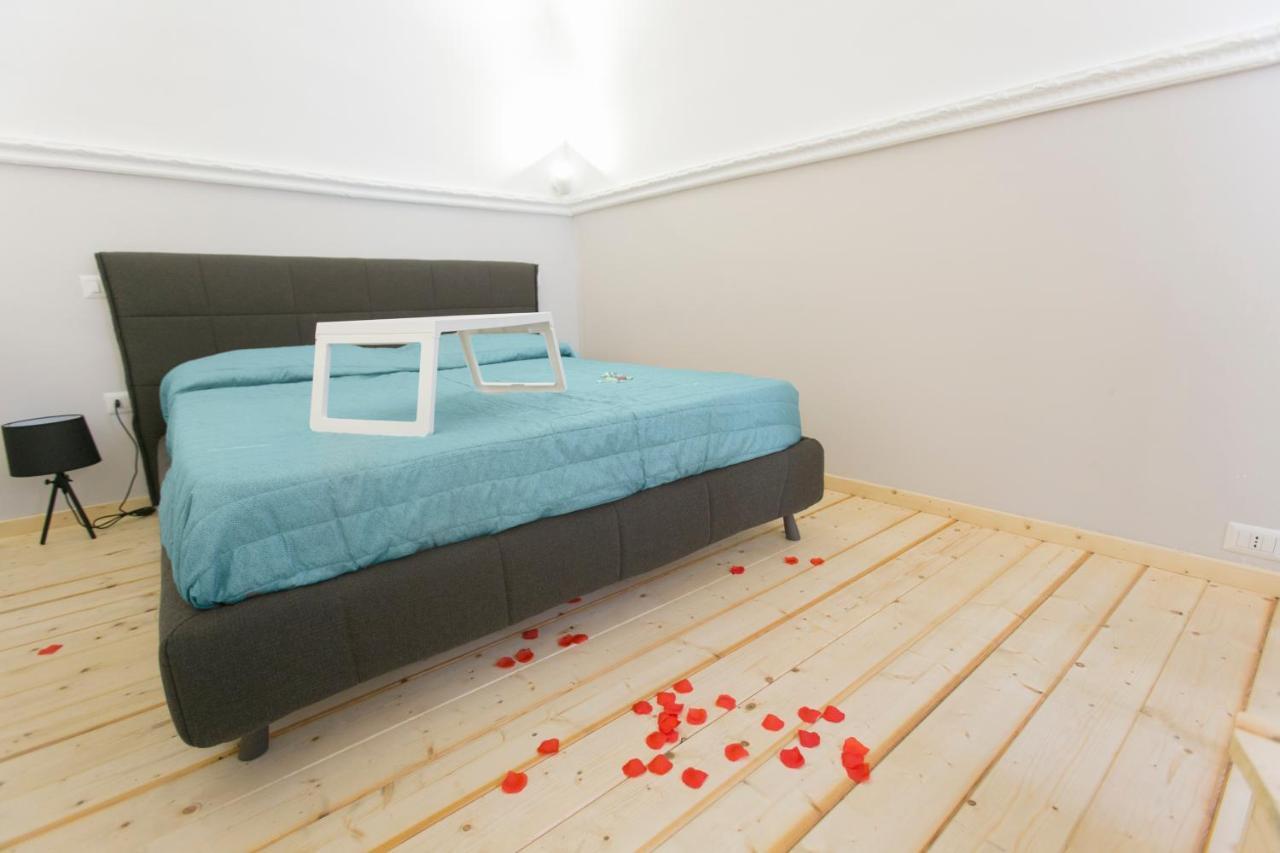 Bed and Breakfast Anticaglia/24 Neapel Exterior foto